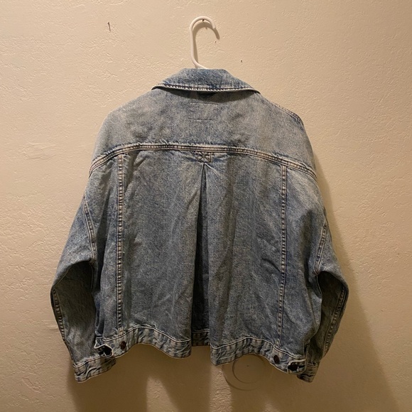 Light Blue Loose Denim Jacket - Picture 3 of 3